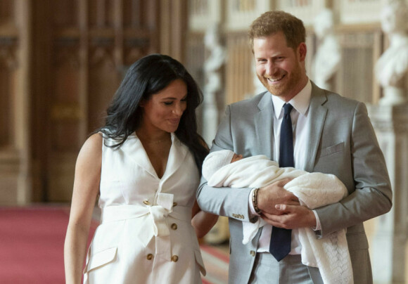 STERKE FØLELSER: Meghan og Harry er fulle av kjærlighet til lille Archie. Det var lett å se da de viste ham fram for første gang. Foto: NTB scanpix STERKE FØLELSER: Meghan og Harry er fulle av kjærlighet til lille Archie. Det var lett å se da de viste ham fram for første gang. Foto: NTB scanpix